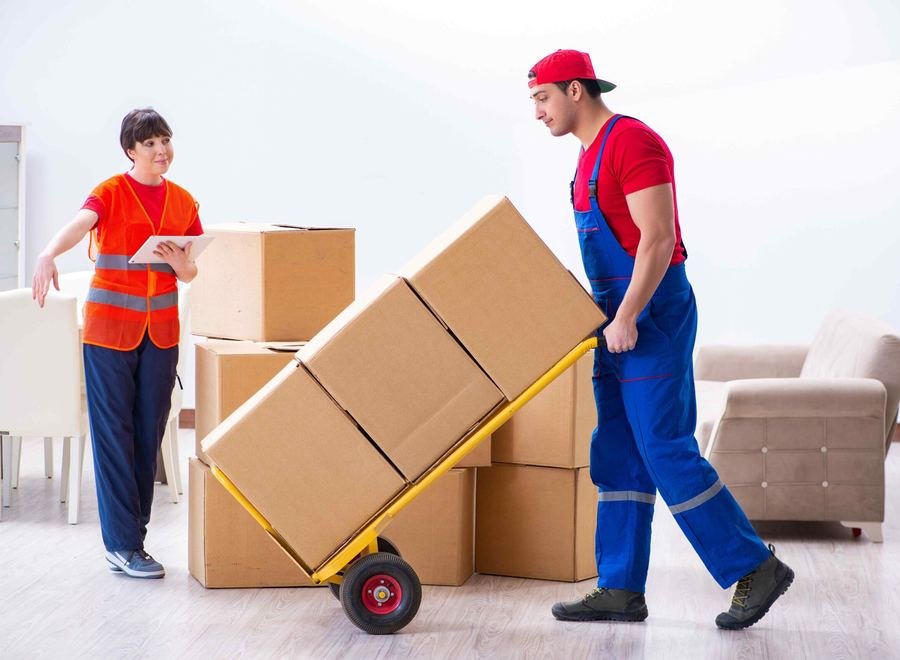 Fast Homes Movers professional office and operations team in Dubai