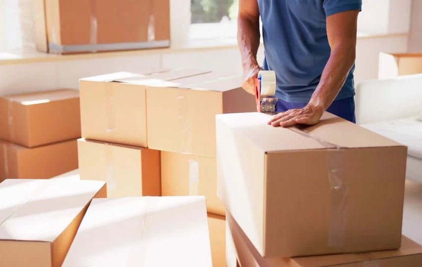 Packing Fragile Items So They Survive a UAE Summer Move