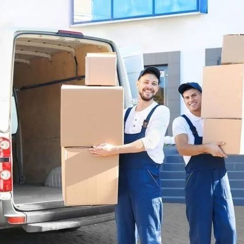 Fast Homes Movers team loading a villa move in Dubai