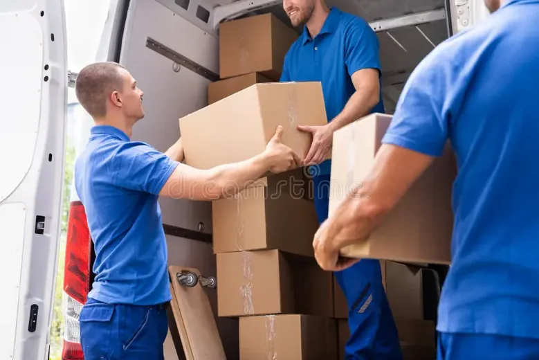 Moving crew loading van for local Dubai move